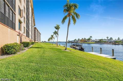 4260 SE 20th Pl 401, Cape Coral FL - photo 7 of 22