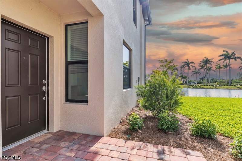 3 bedroom Townhouse at 1424 Weeping Willow Ct, Coral Lakes, Cape Coral — photo 2