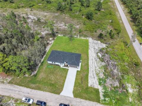 863 Burrows Ave, Lehigh Acres FL - photo 6 of 27
