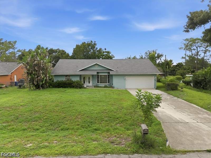 4 bedroom SingleFamilyResidence at 115 Robert Ave, Lehigh Acres, Lehigh Acres — photo 2