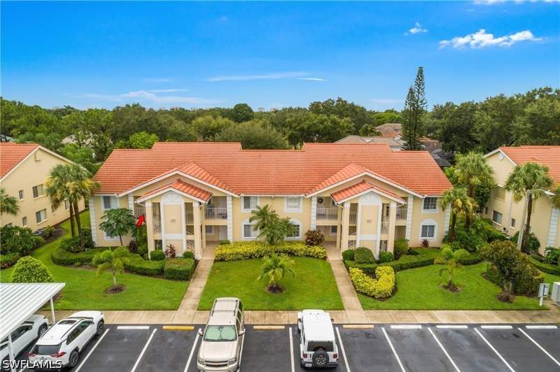 2 bedroom Condominium at 7725 Jewel Ln 201, Villages At Emerald Lakes, Naples — photo 2