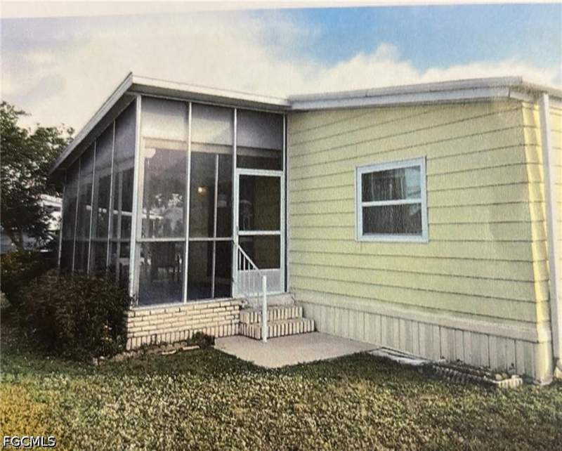 2 bedroom ManufacturedHome at 3050 Rain Dance Ln, Lake Arrowhead Mob Village, North Fort Myers — photo 4