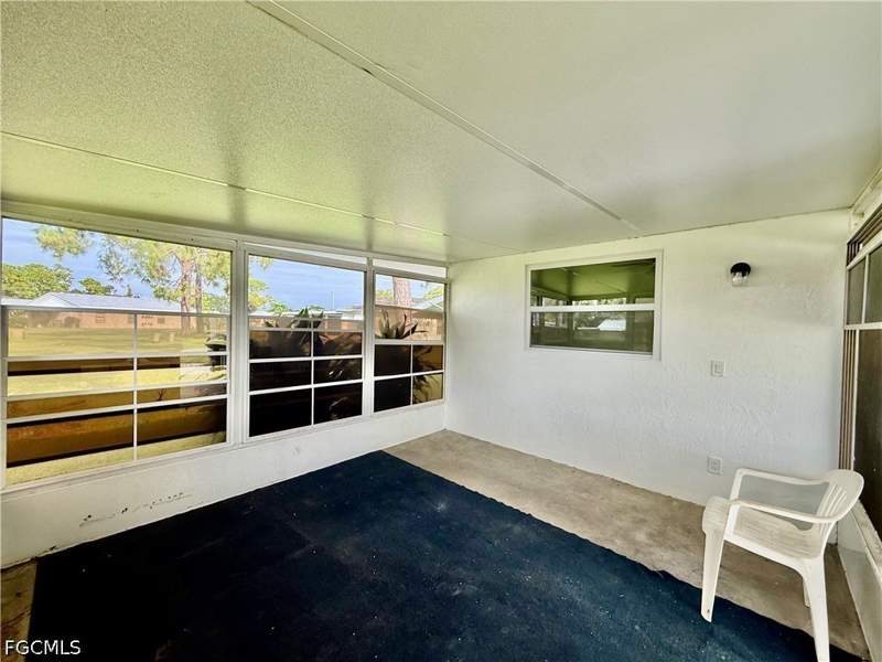 2 bedroom Attached at 36 Heath Aster Ln, Pinewood Condominium, Lehigh Acres — photo 5