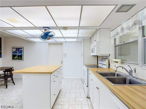 1625 Silverwood Ct, North Fort Myers FL - photo 12 of 50