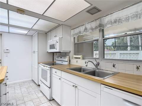 1625 Silverwood Ct, North Fort Myers FL - photo 14 of 50