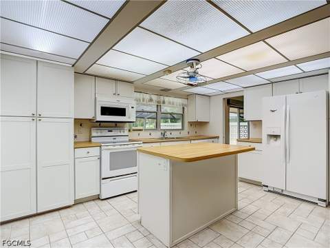 1625 Silverwood Ct, North Fort Myers FL - photo 18 of 50