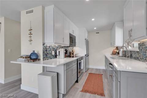 2500 Gulf Shore Blvd N S10, Naples FL - photo 14 of 29