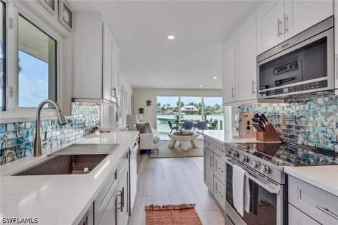 2500 Gulf Shore Blvd N S10, Naples FL - photo 16 of 29