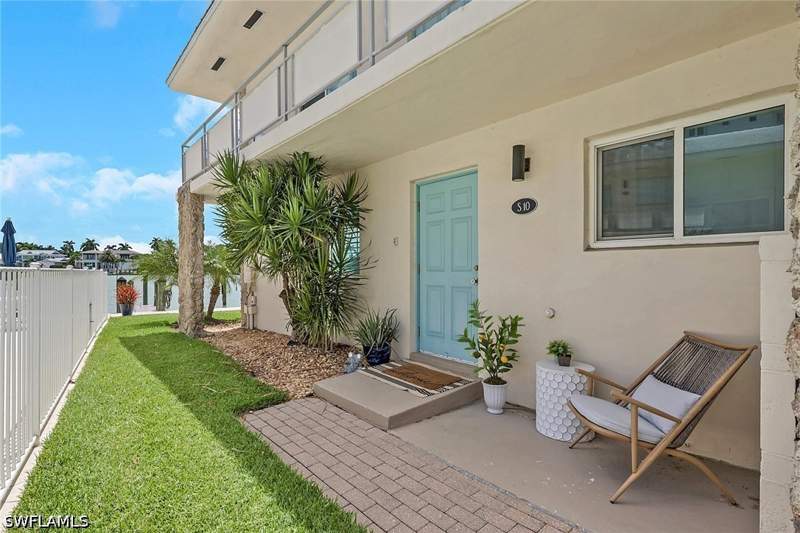2 bedroom Condominium at 2500 Gulf Shore Blvd N S10, Yacht Harbor Manor, Naples — photo 4