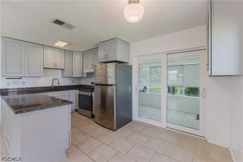 16593 Davis Rd, Fort Myers FL - photo 11 of 31