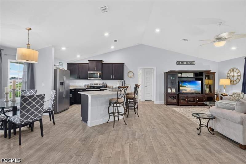 3 bedroom SingleFamilyResidence at 3710 NE 8th Pl, Cape Coral, Cape Coral — photo 4