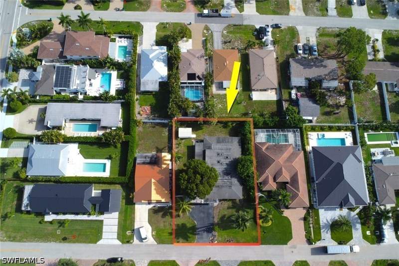 6 bedroom SingleFamilyResidence at 517 100th Ave N, Naples Park, Naples — photo 4