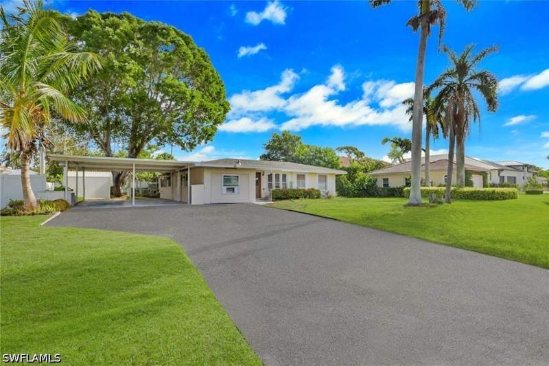 6 bedroom SingleFamilyResidence at 517 100th Ave N, Naples Park, Naples — photo 5