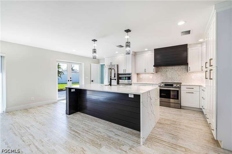 3 bedroom SingleFamilyResidence at 3715 SE 21st Ave, Savona, Cape Coral — photo 2