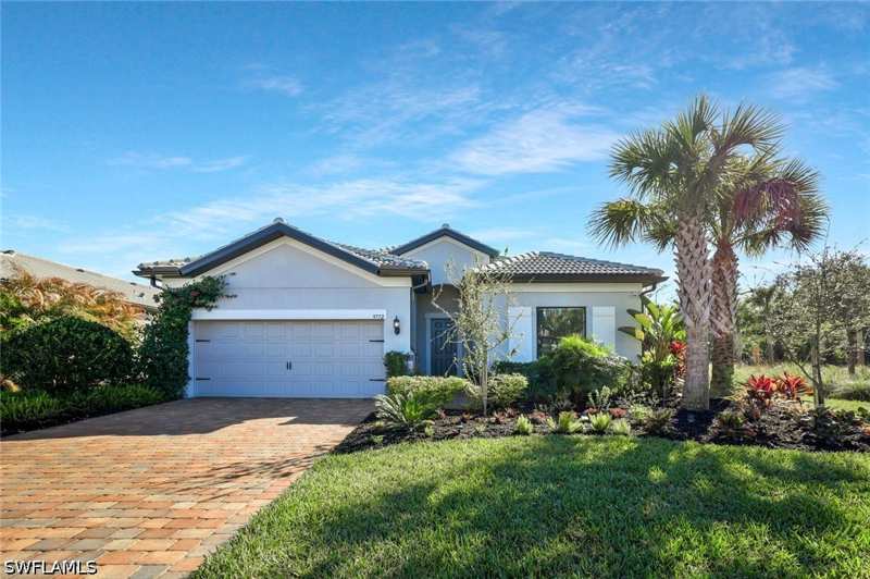 3 bedroom SingleFamilyResidence at 9772 Willet Ct, Greyhawk At Golf Club Of The Everglades, Naples — photo 1