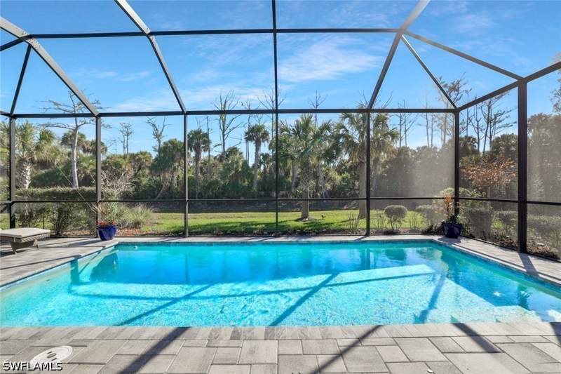 3 bedroom SingleFamilyResidence at 9772 Willet Ct, Greyhawk At Golf Club Of The Everglades, Naples — photo 2