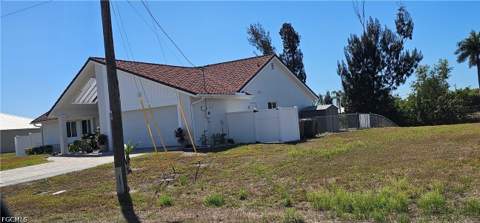 420 SE 15th Ter, Cape Coral FL - photo 7 of 50