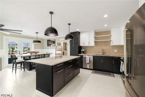 2574 Bayshore Dr, Matlacha FL - photo 16 of 43