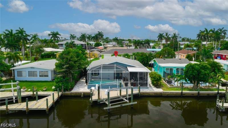 2 bedroom SingleFamilyResidence at 2574 Bayshore Dr, Island Harbors, Matlacha — photo 3