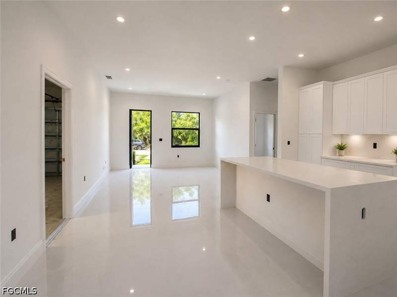 3 bedroom SingleFamilyResidence at 703 Long Island St E, Lehigh Acres, Lehigh Acres — photo 5