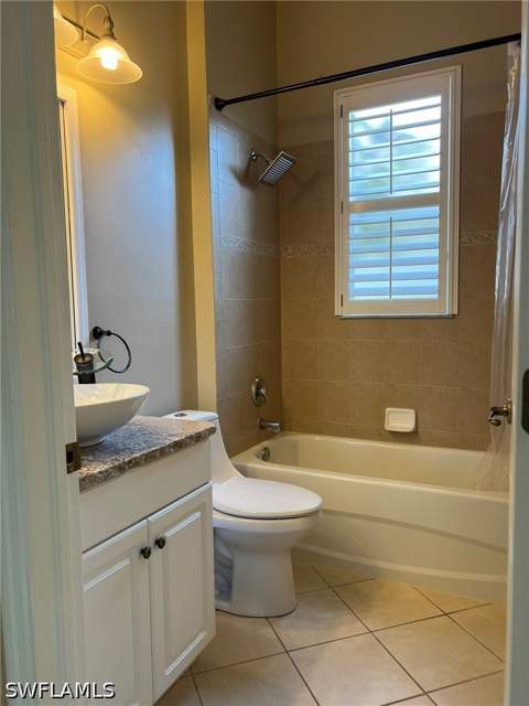 9269 Palm Island Cir, North Fort Myers FL - photo 6 of 34