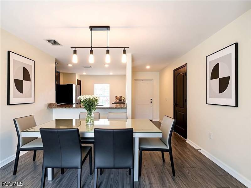 3 bedroom SingleFamilyResidence at 258 Lisette St, Mirror Lakes, Fort Myers — photo 4