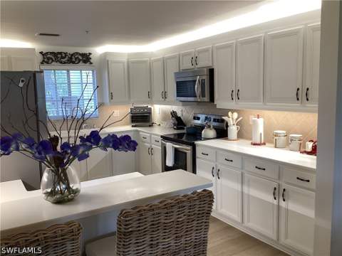 782 Eagle Creek Dr 202, Naples FL - photo 15 of 29