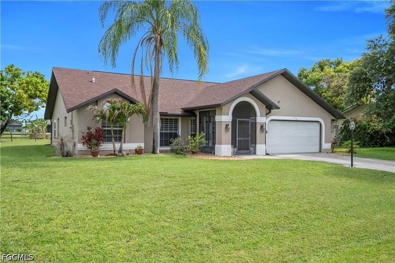 3 bedroom SingleFamilyResidence at 538 Whispering Wind BEND, LEHIGH ACRES, Lehigh Acres — photo 3