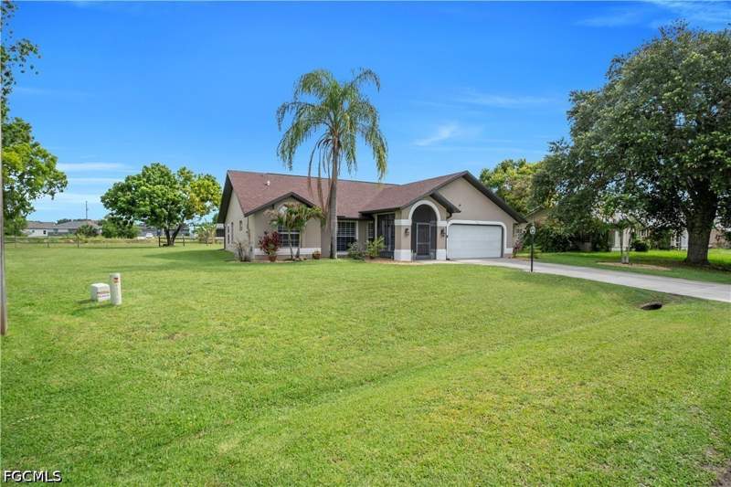 3 bedroom SingleFamilyResidence at 538 Whispering Wind BEND, LEHIGH ACRES, Lehigh Acres — photo 4