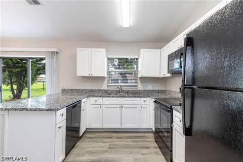 216 SE 27th Ter, Cape Coral FL - photo 7 of 21