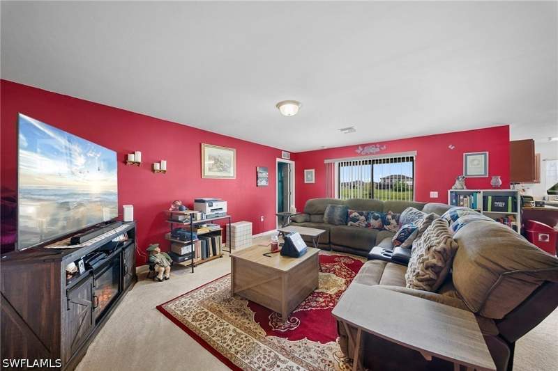 3 bedroom SingleFamilyResidence at 724 Evening Shade Ln, Shadow Lakes, Lehigh Acres — photo 4