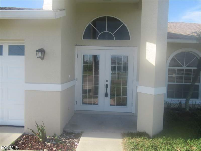 3 bedroom SingleFamilyResidence at 1622 NE 33rd Ter, Cape Coral, Cape Coral — photo 2
