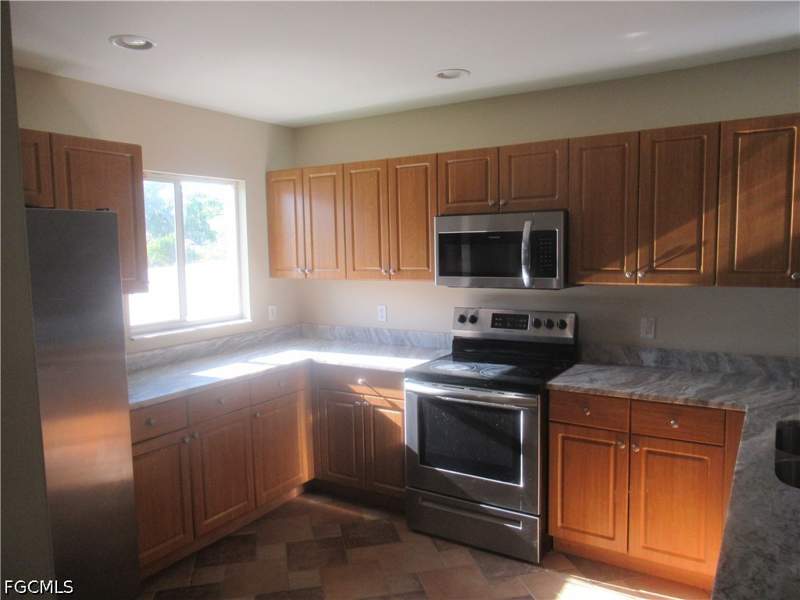 3 bedroom SingleFamilyResidence at 1622 NE 33rd Ter, Cape Coral, Cape Coral — photo 5