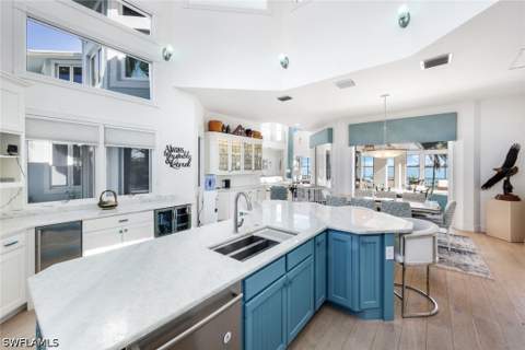 831 Caxambas Dr, Marco Island FL - photo 19 of 44