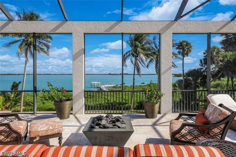 4 bedroom SingleFamilyResidence at 831 Caxambas Dr, Estates, Marco Island — photo 2