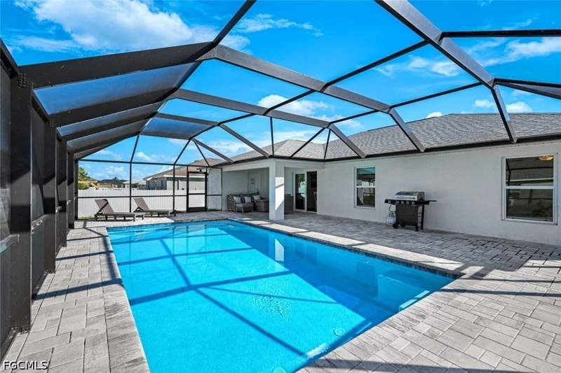 4 bedroom SingleFamilyResidence at 327 NW 23rd St, Cape Coral, Cape Coral — photo 2