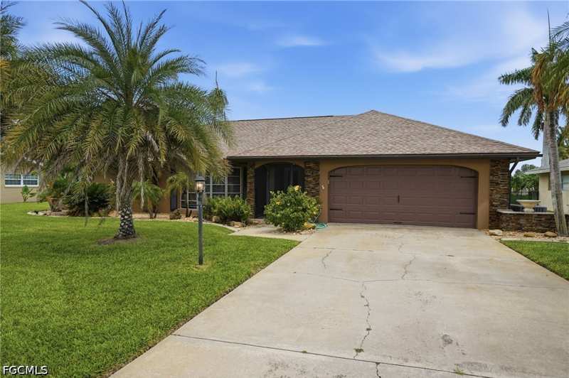 3 bedroom SingleFamilyResidence at 418 Avalon Dr, Cape Coral, Cape Coral — photo 1