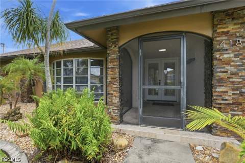 418 Avalon Dr, Cape Coral FL - photo 10 of 47