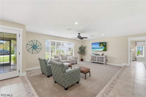 418 Avalon Dr, Cape Coral FL - photo 12 of 47