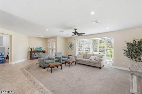 418 Avalon Dr, Cape Coral FL - photo 14 of 47