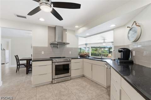418 Avalon Dr, Cape Coral FL - photo 18 of 47