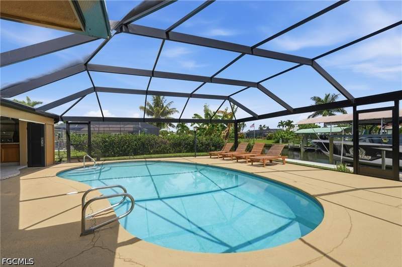 3 bedroom SingleFamilyResidence at 418 Avalon Dr, Cape Coral, Cape Coral — photo 2
