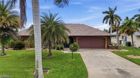 418 Avalon Dr, Cape Coral FL - photo 9 of 47