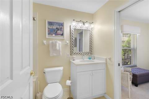 8009 San Vista Cir, Naples FL - photo 18 of 47