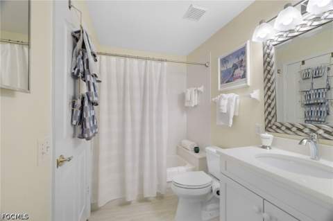 8009 San Vista Cir, Naples FL - photo 19 of 47