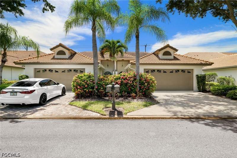 2 bedroom Attached at 8009 San Vista Cir, Monterey Villas, Naples — photo 2