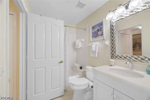 8009 San Vista Cir, Naples FL - photo 20 of 47