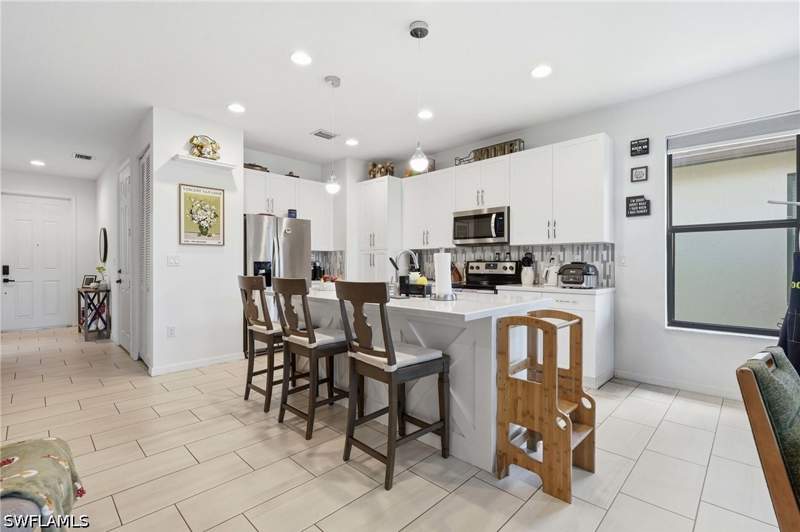 3 bedroom SingleFamilyResidence at 8932 Madrid Cir, Fronterra, Naples — photo 3