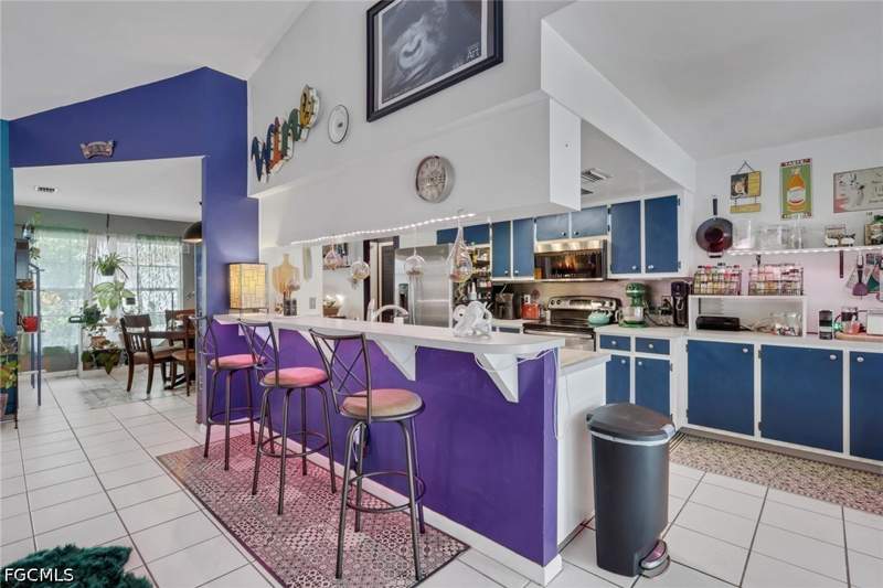 3 bedroom SingleFamilyResidence at 423 SW 39th St, Cape Coral, Cape Coral — photo 5