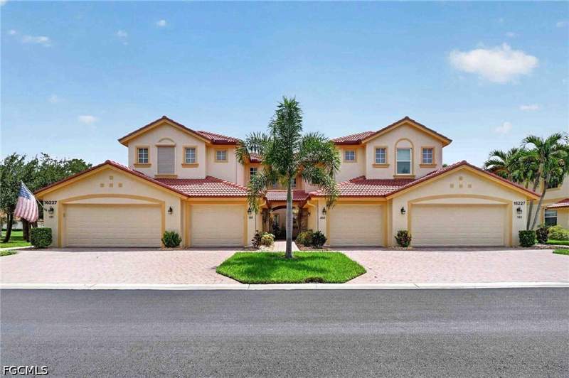 2 bedroom Condominium at 16227 Coco Hammock Way 101, Bay Haven, Fort Myers — photo 2